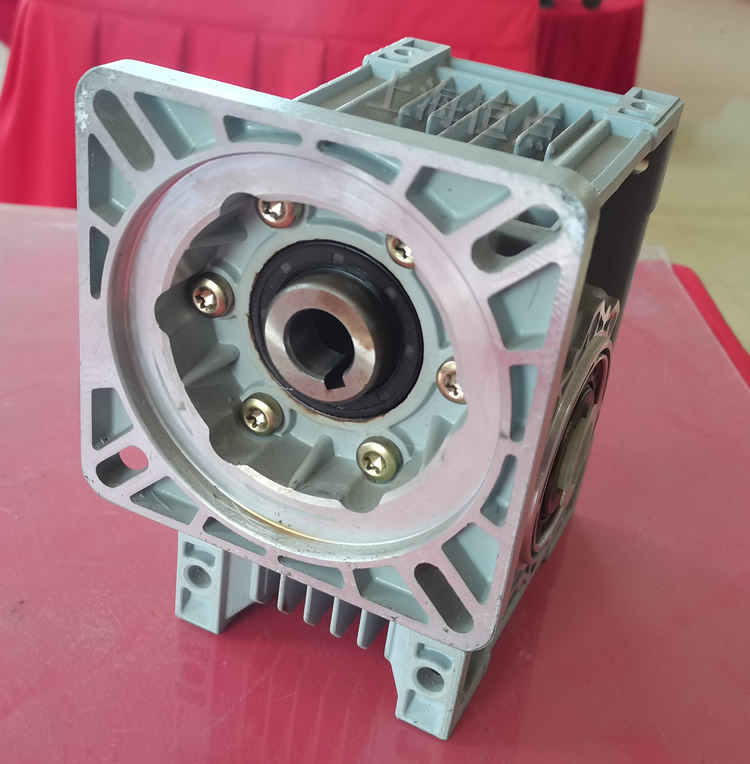 RV063-110X110-95-130-19ݔ���䷽���m ݔ��ͨ��